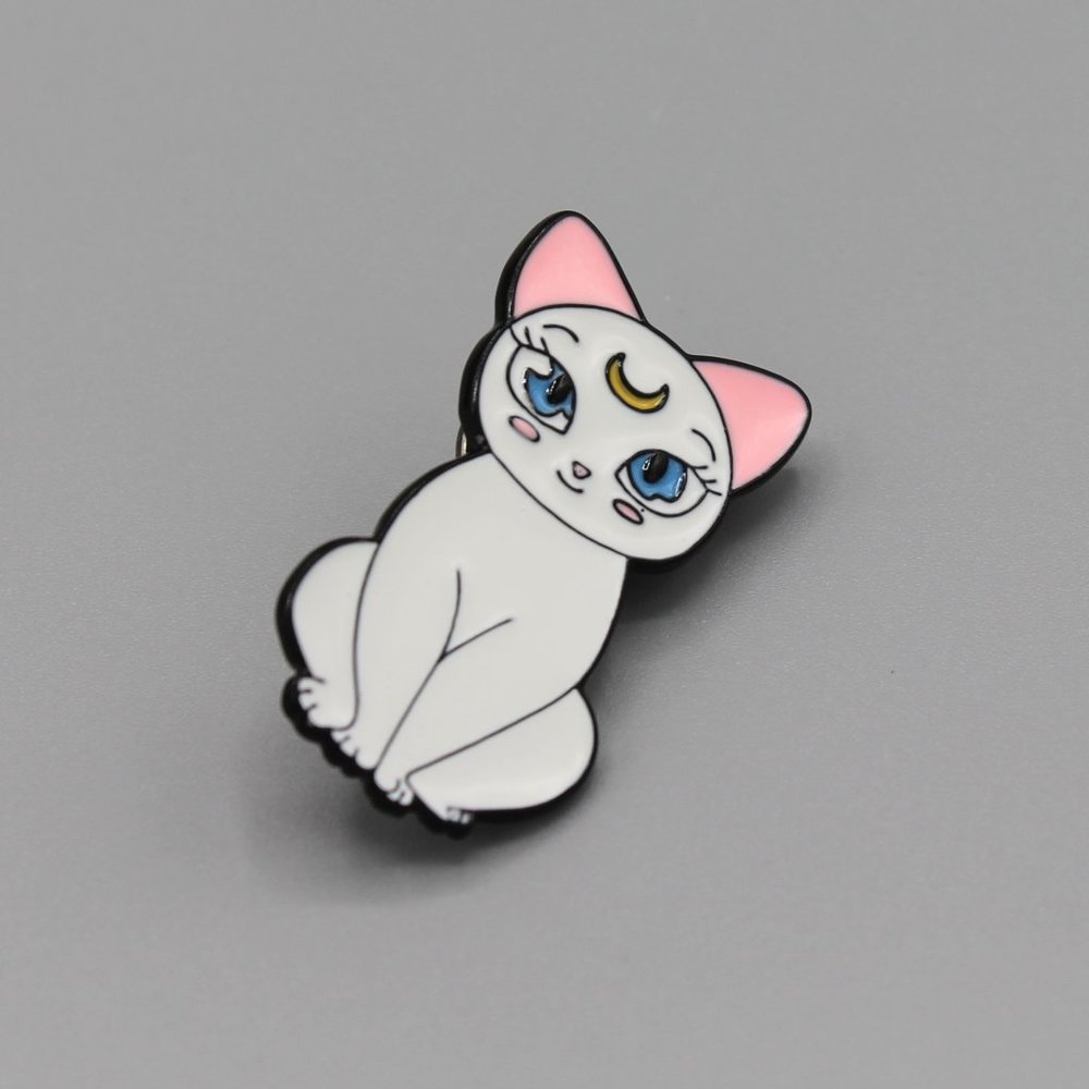 Sailor Moon white cat Artemis pin cute - Picture 3 of 5